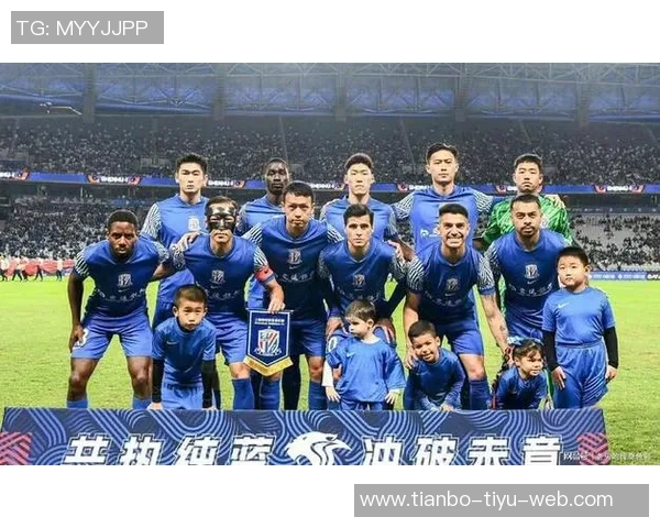 关键时刻鲍亚雄化解单刀险情朱辰杰门线解围保住球队胜利希望