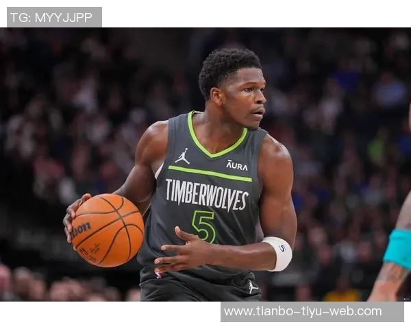 爱德华兹末节发力拿下7分全场24投仅中7三分球表现不佳