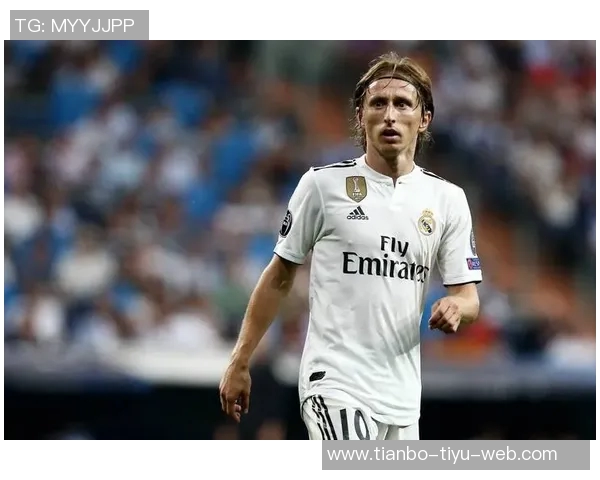 阿达尼直言佛罗伦萨不配平局称莫德里奇超越四名对手中场 阿达尼直言佛罗伦萨不配平局称莫德里奇超越四名对手中场